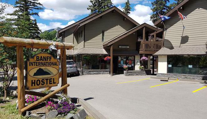 Best Party Hostel in Banff | Party Hostel in Canada